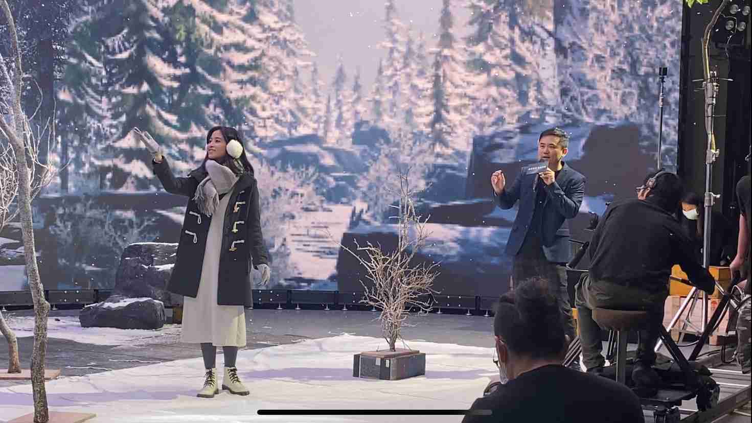 彩运网以ALED先进显屏技术，，与金马奖视觉特效团队“再现影像”携手合作打造LED虚拟摄影棚，，，，提供沉浸式表演体验，，并精简拍摄成本与时间